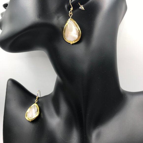 Pearl Mother of Pearl Shell Teardrop 316 stainless Hypoallergenic Hooks NEW - Picture 2 of 12